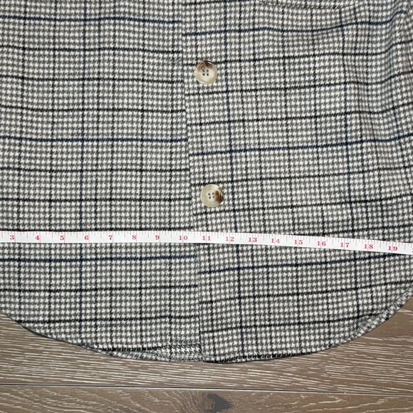 Camellia Houndstooth Plaid Button-Up Shacket – Size S ( OVERSIZED ) - Picture 3 of 7